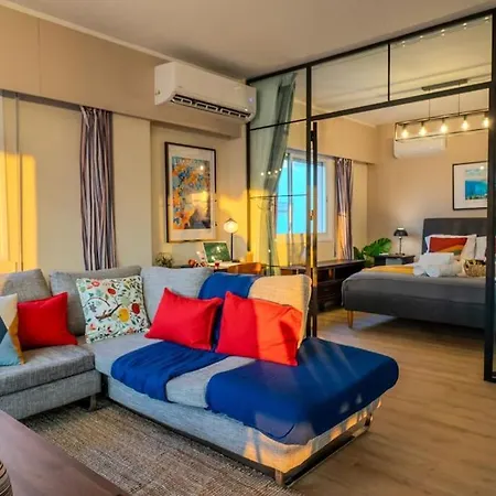 Two Bedroom Apartment, Spacious & Newly Renovated, Three Minutes From The * Лімасол